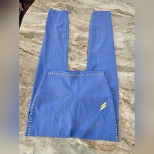 DoYouEven Seamless Compression Leggings Women’s Small Blue Yellow Logo 7/8 Lgth